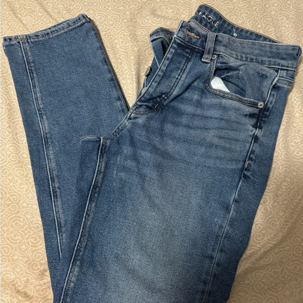 American eagle tomgirl jeans